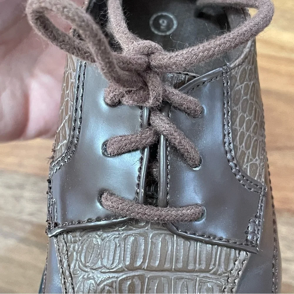 Smartfit Two Tone Brown‎ Little Boy Oxfords with Faux Crocodile Tie Laces sz 9